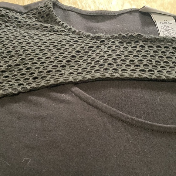 Black pick a boo top size 2x - Picture 4 of 7